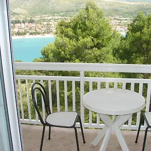 https://apartments-mara-trogir.hotels-in-trogir.com