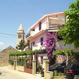 https://apartments-ananeso.hotelinzadar.com